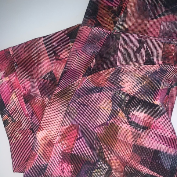 Lululemon On Pace Short Sun Dazed Multi Pink - Picture 5 of 5